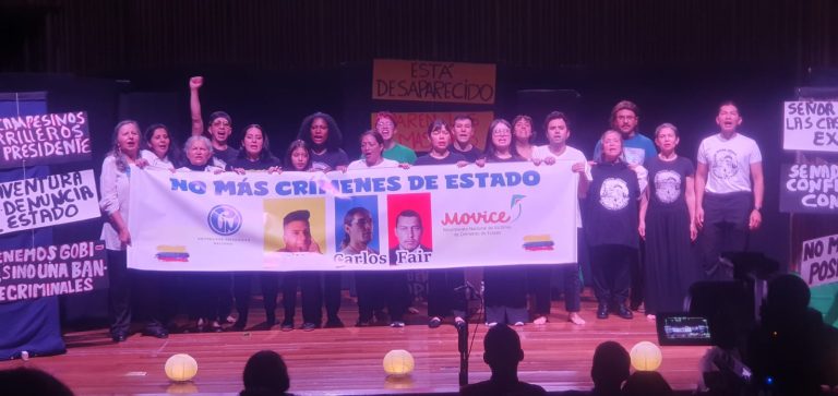foto obra de teatro «Dilan, Carlos y Fair, silencios que no callan»