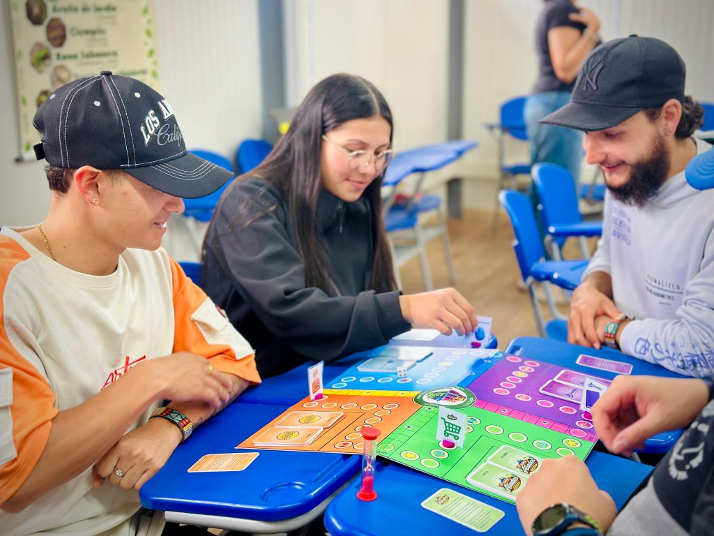 imagen de estudiantes jugando
