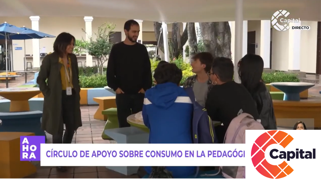 fotografía integrantes comunidad UPN en dialogo sobre el consumo en la institución